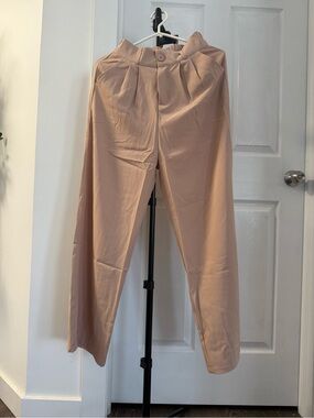 High-Waist Pleated Trousers in Blush